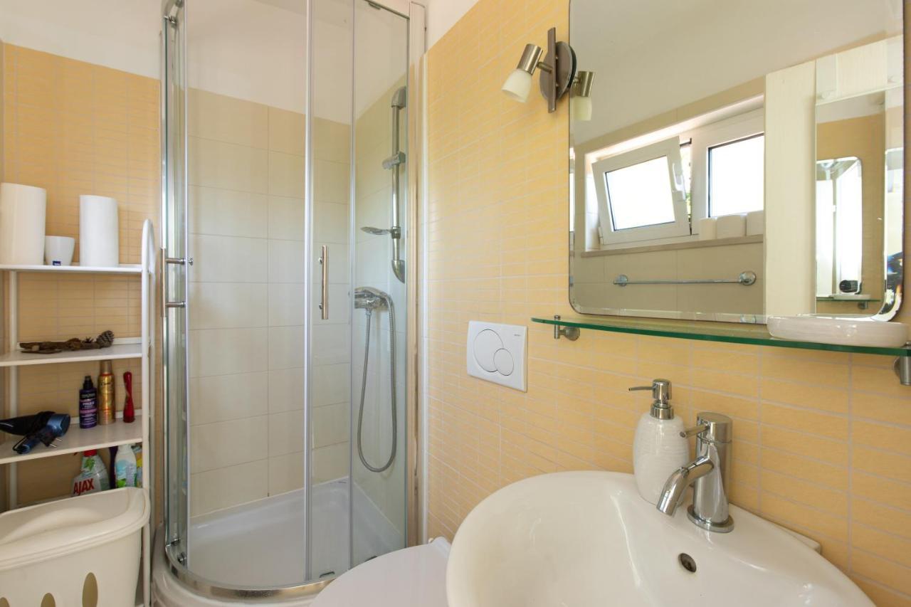 Apartment Portapisana Just 50M From The Beach Krk Town Exterior foto