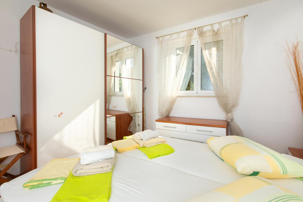 Apartment Portapisana Just 50M From The Beach Krk Town Exterior foto